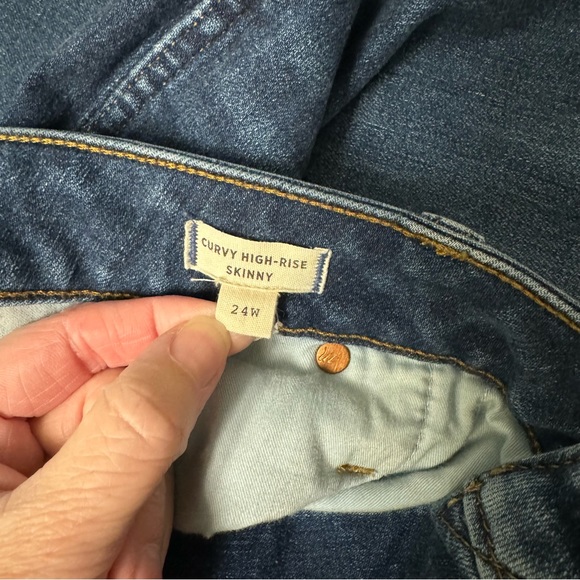 Classic Blue Women's Jeans - Picture 8 of 9